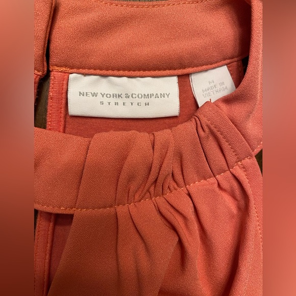 New York and Company Dress Round Neck Sleeveless Medium Color Coral‎ - Picture 3 of 6